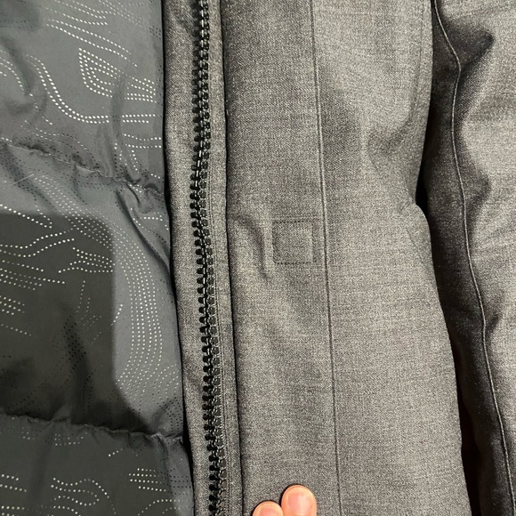 TNA Haven parka xsmall, zipper and magnectic closures, good for temp to -30 - Picture 5 of 6